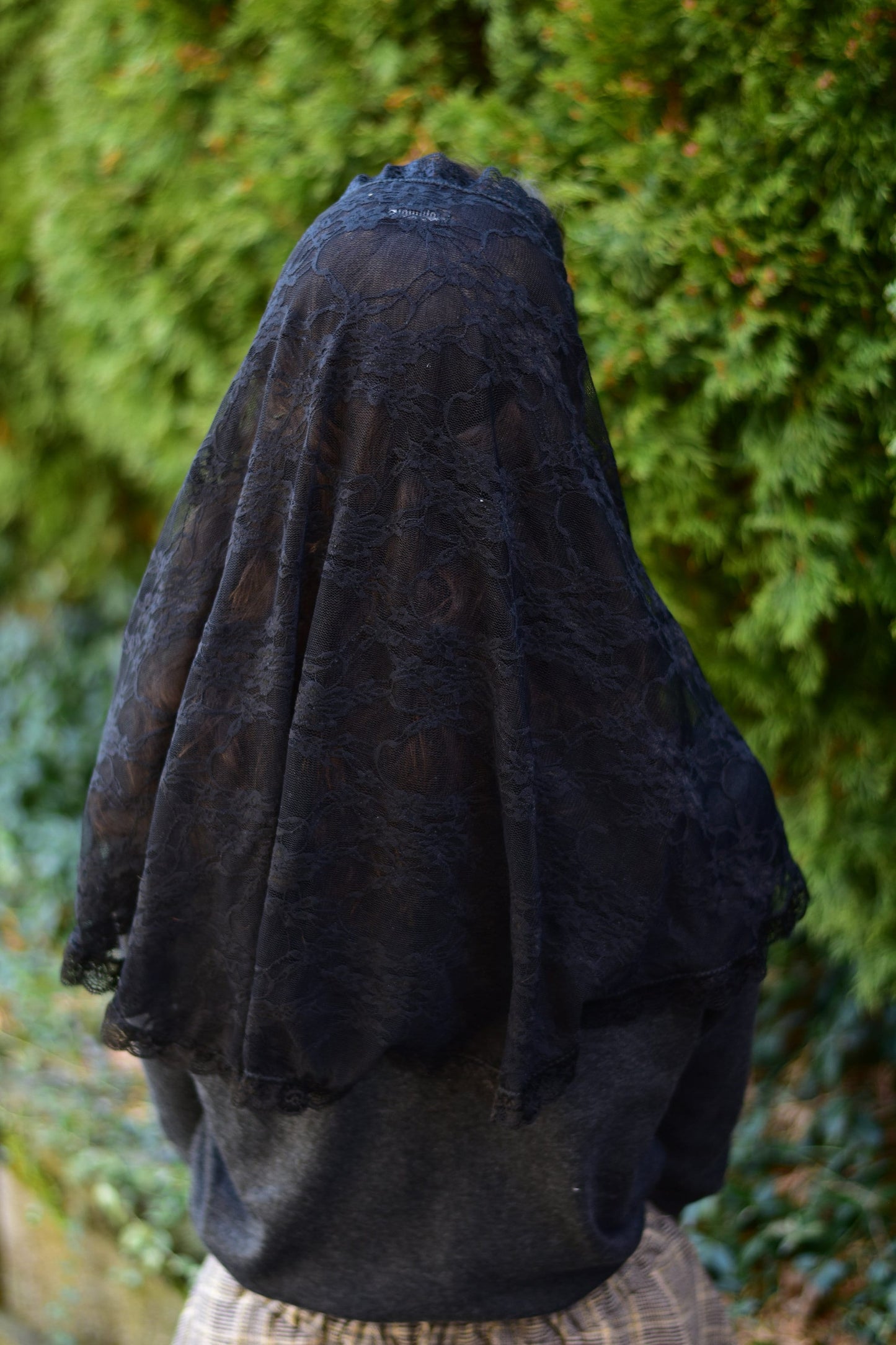 Stretch Lace Half Circle Shape Veil