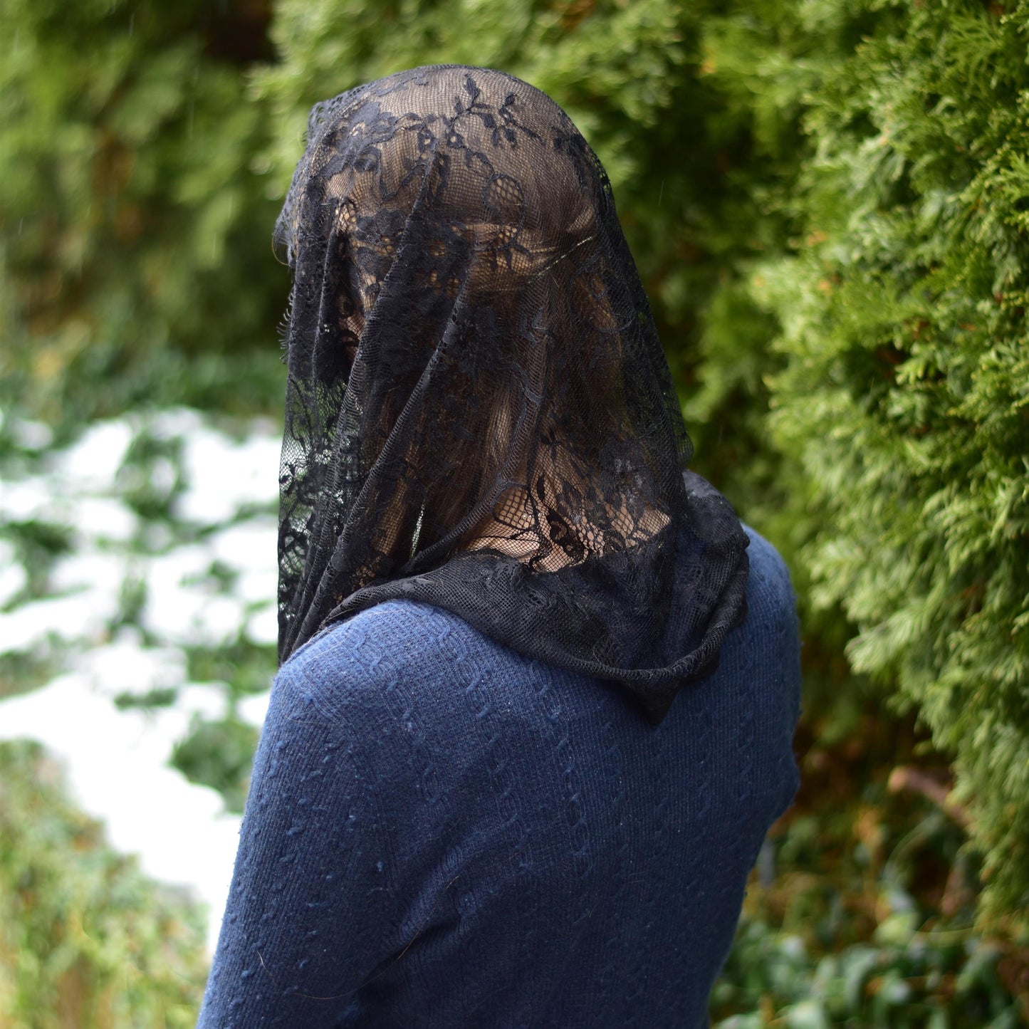 Black Chantilly Lace Infinity Chapel Veil Mantilla