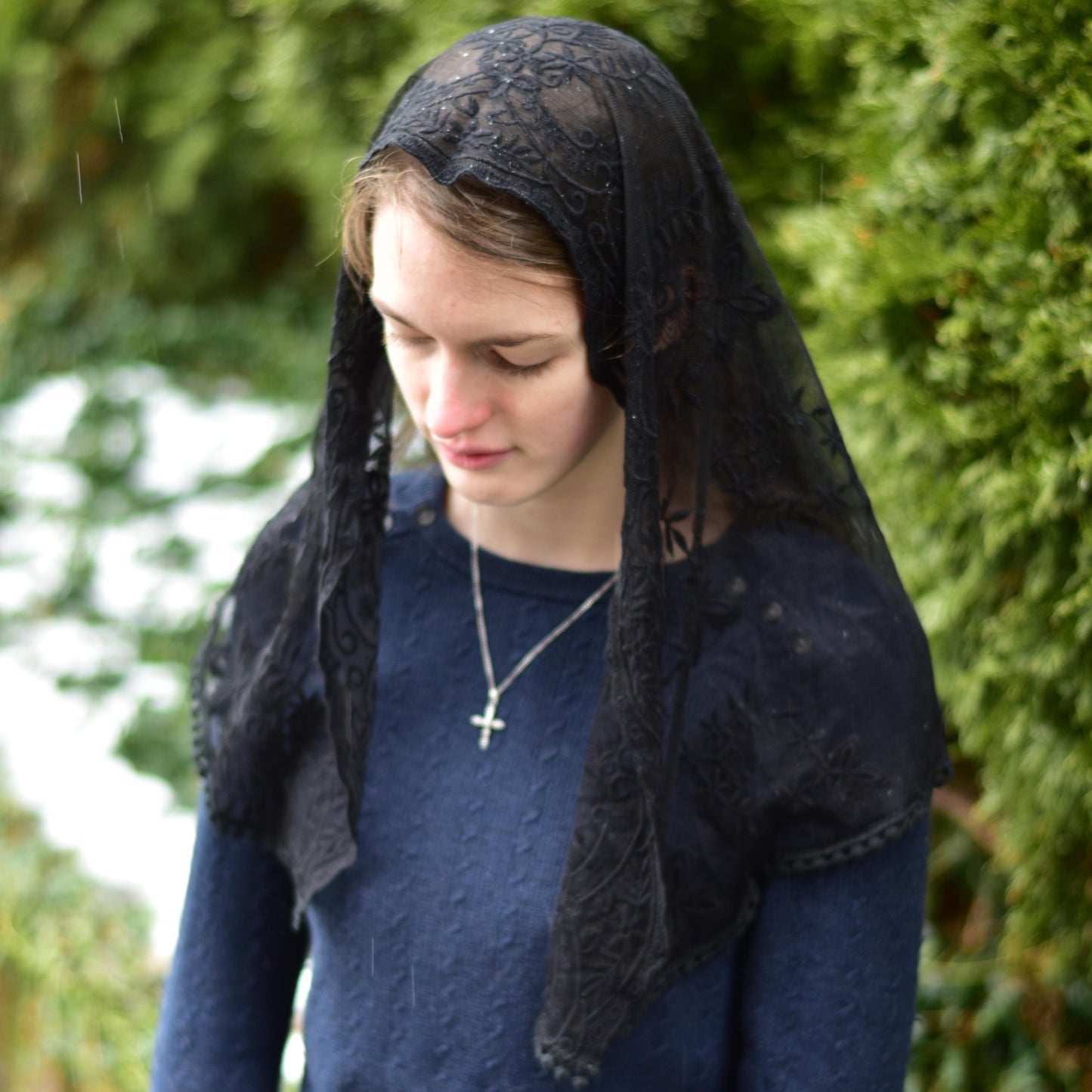 Embroidered Half Circle Chapel Veil Mantilla