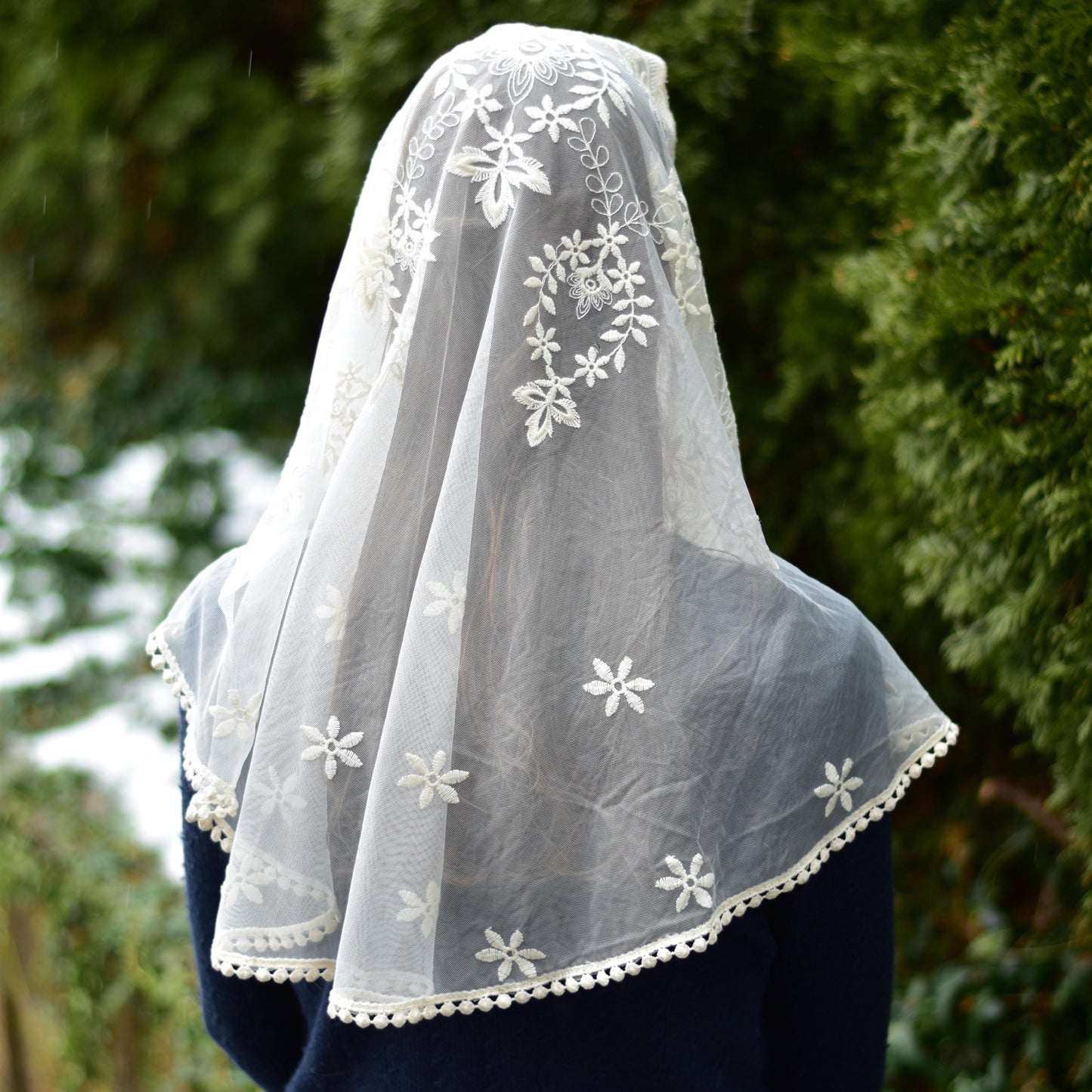 Embroidered Half Circle Chapel Veil Mantilla