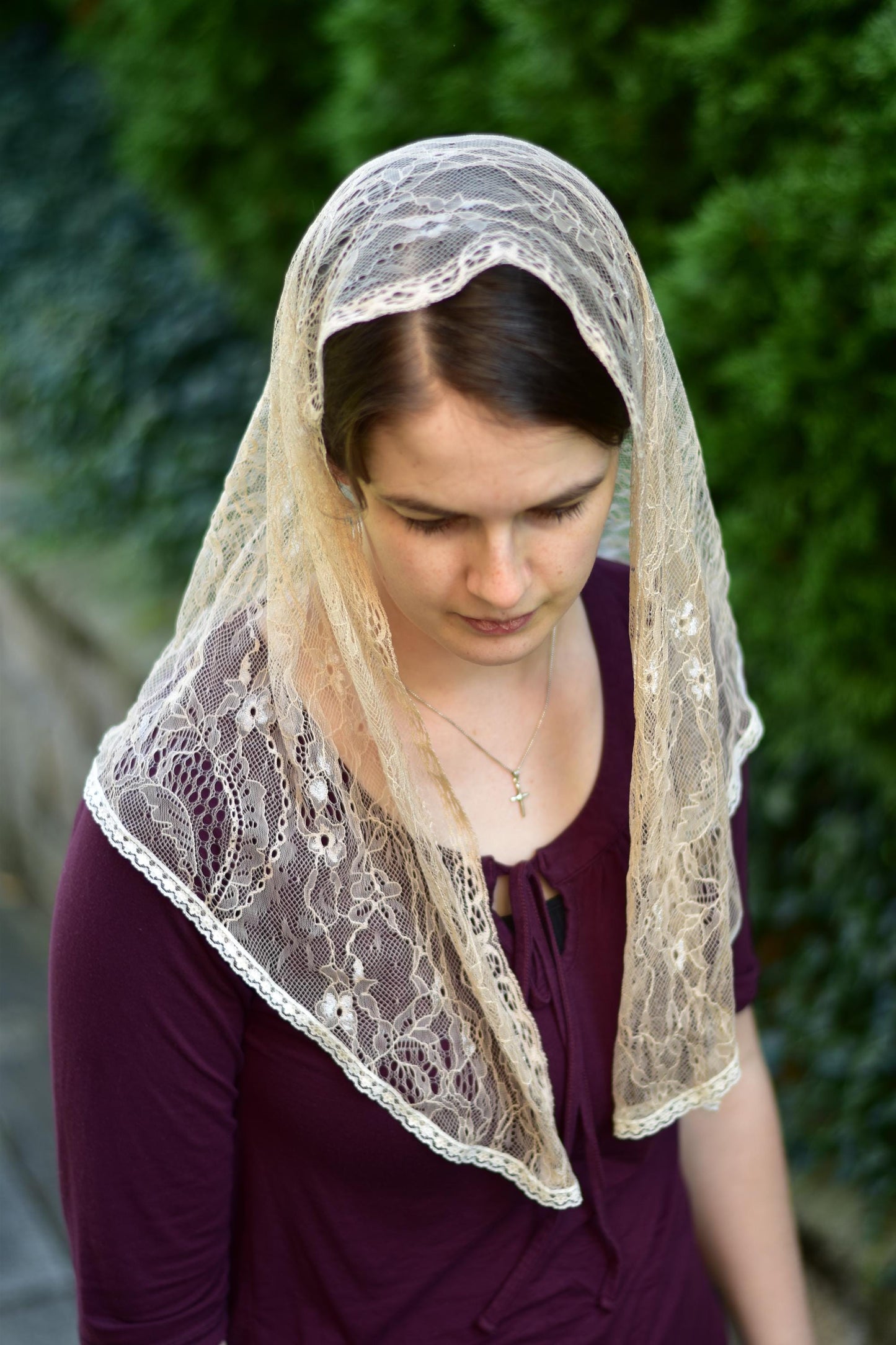 Beige Chantilly Lace Veil Bell Shape Mantilla