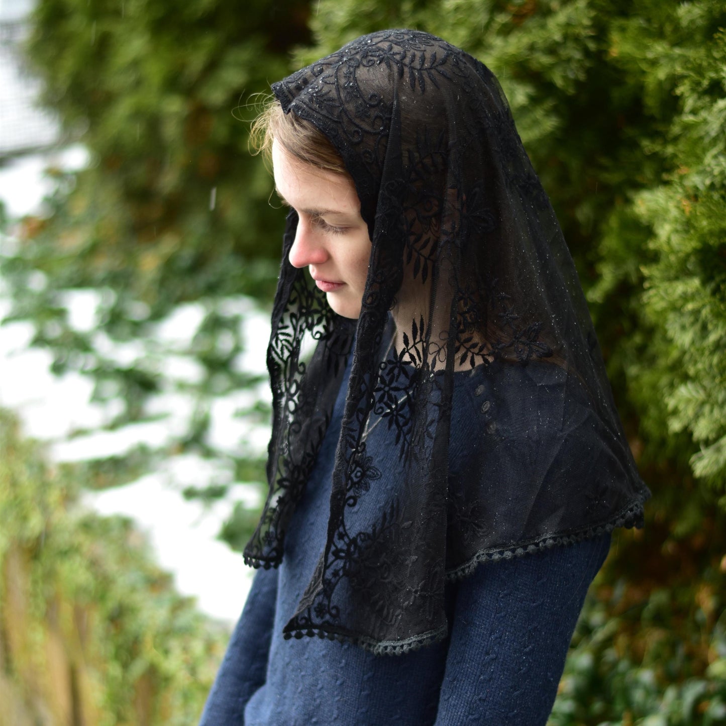 Embroidered Half Circle Chapel Veil Mantilla