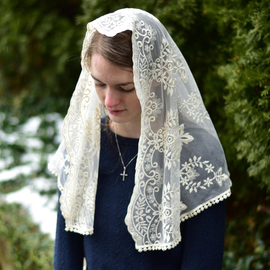 Embroidered Half Circle Chapel Veil Mantilla
