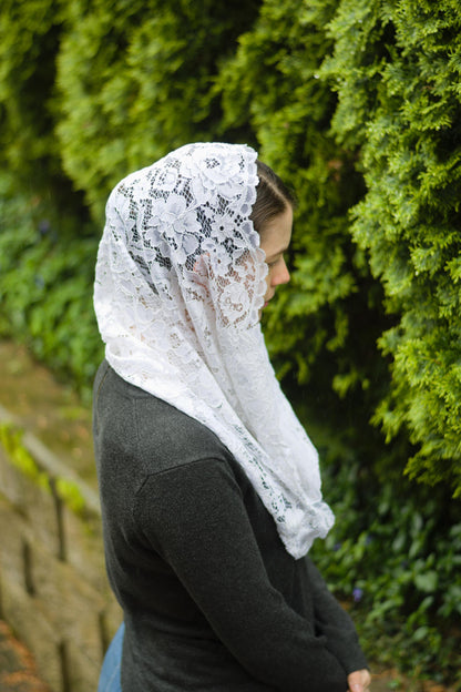 Floral Lace Infinity Chapel Veil Mantilla