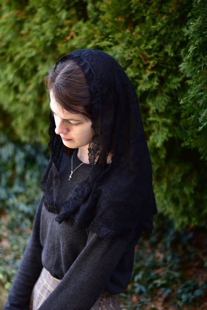 Stretch Lace Half Circle Shape Veil