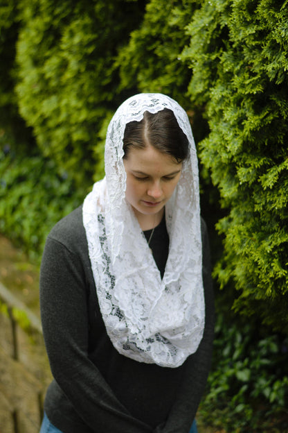 Floral Lace Infinity Chapel Veil Mantilla