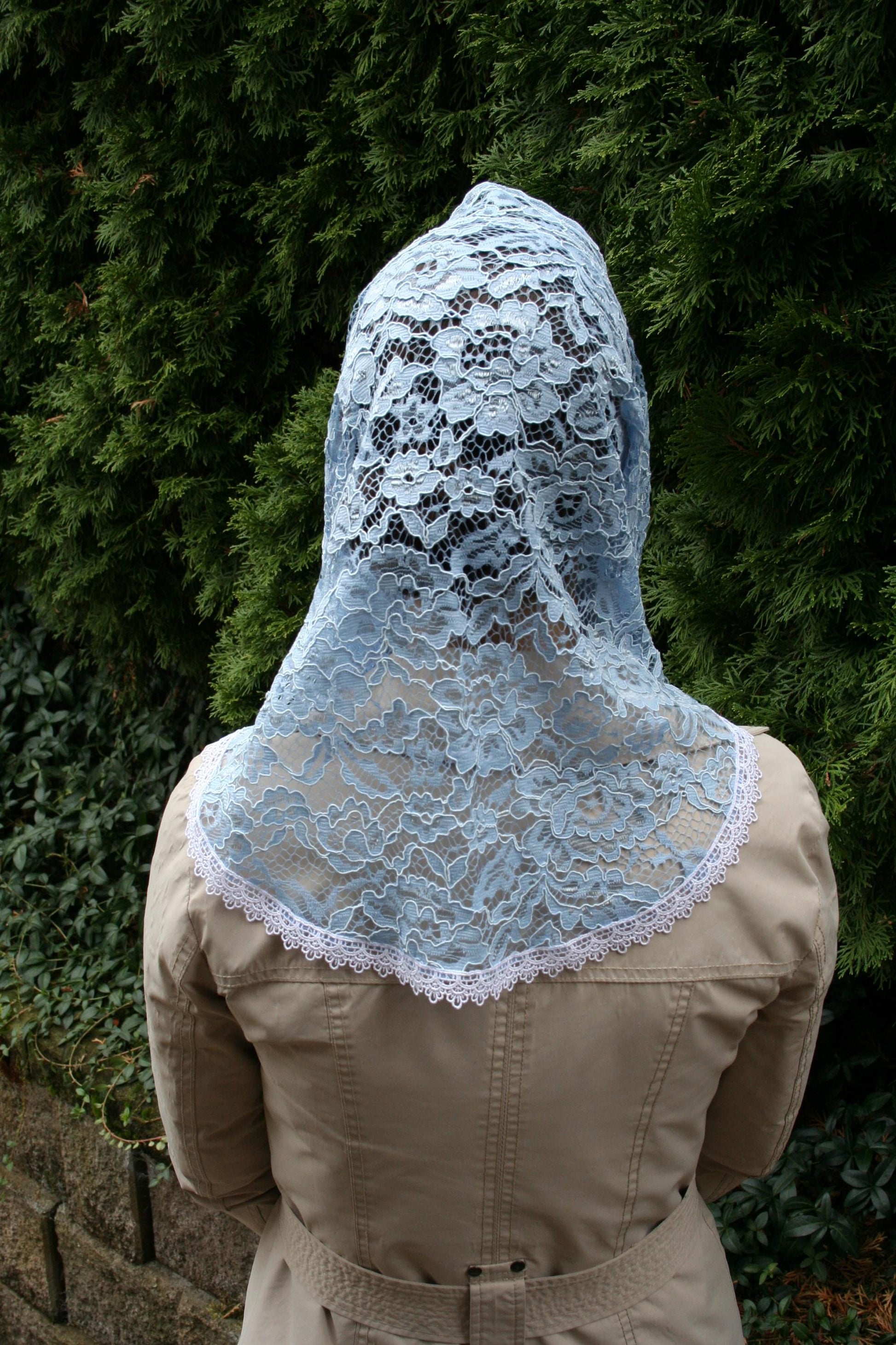 Floral Lace Bell-Shape Chapel Veil Mantilla