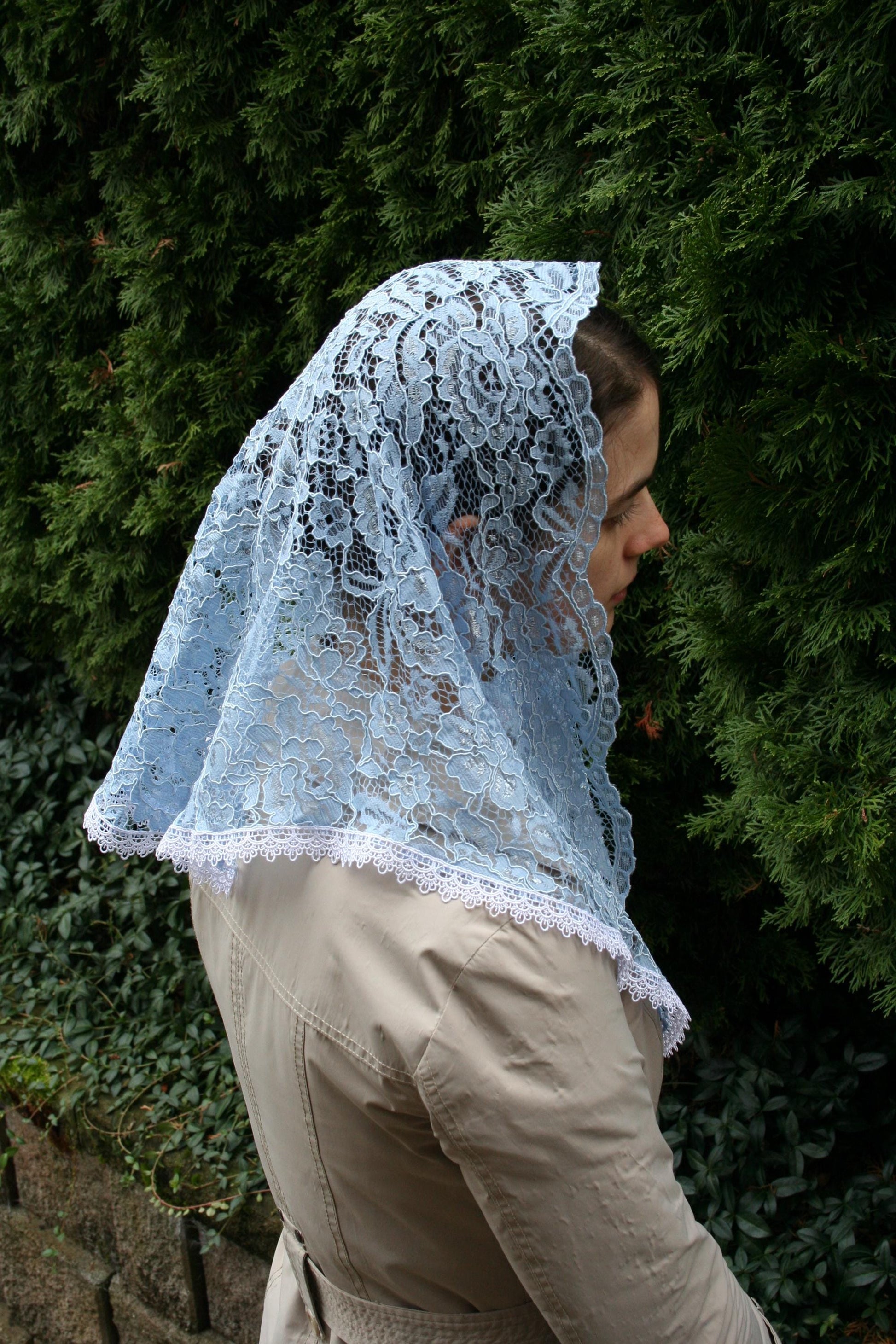 Floral Lace Bell-Shape Chapel Veil Mantilla