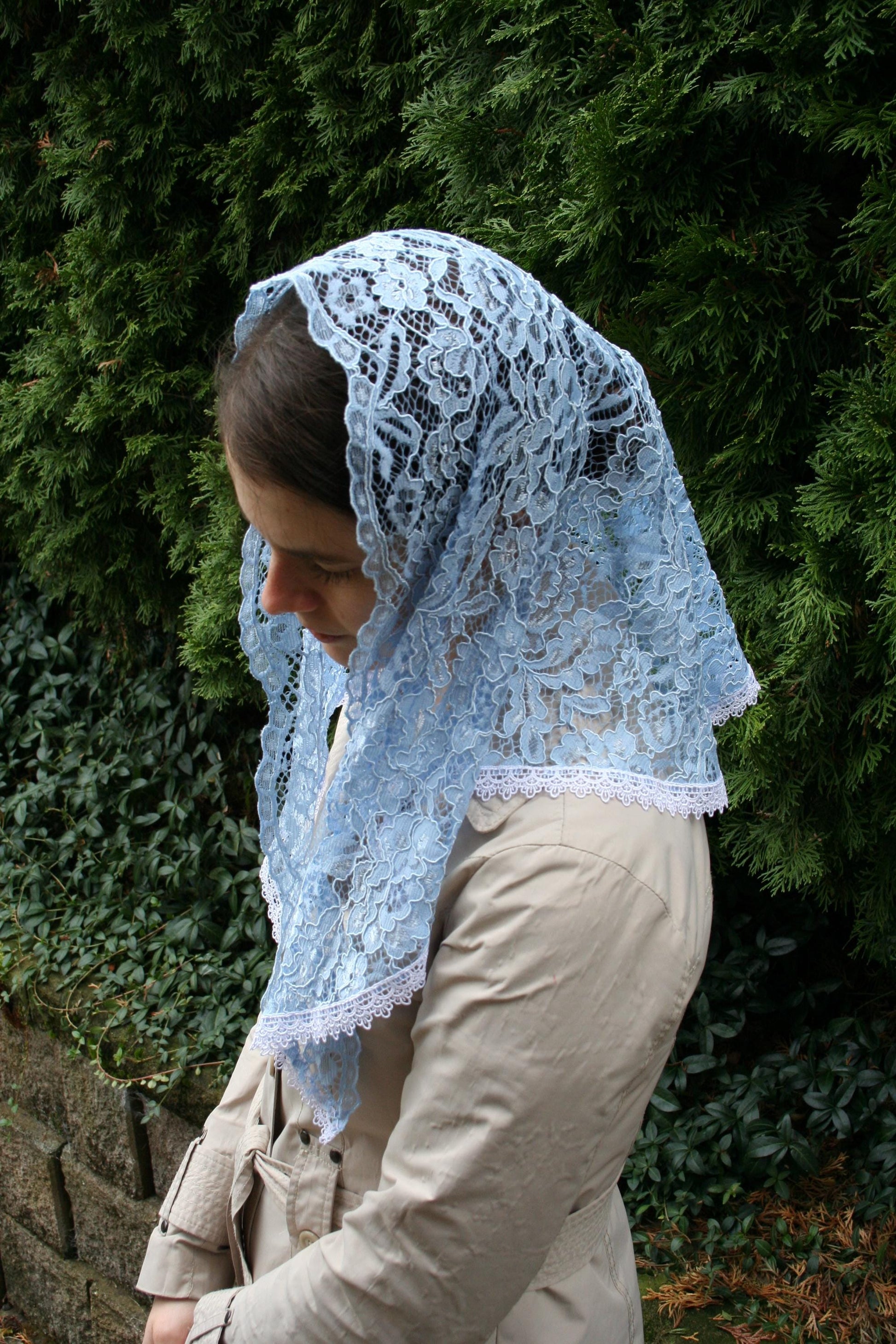 Floral Lace Bell-Shape Chapel Veil Mantilla